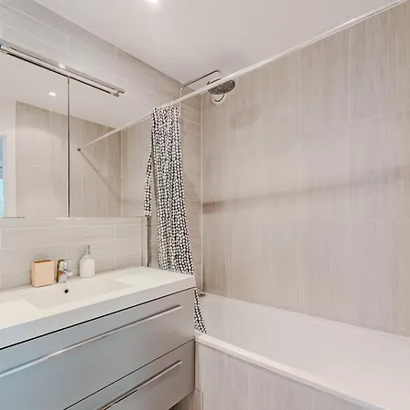 Apartment Magnifique 3 Pieces Avec Parking Prive Et Balcon *